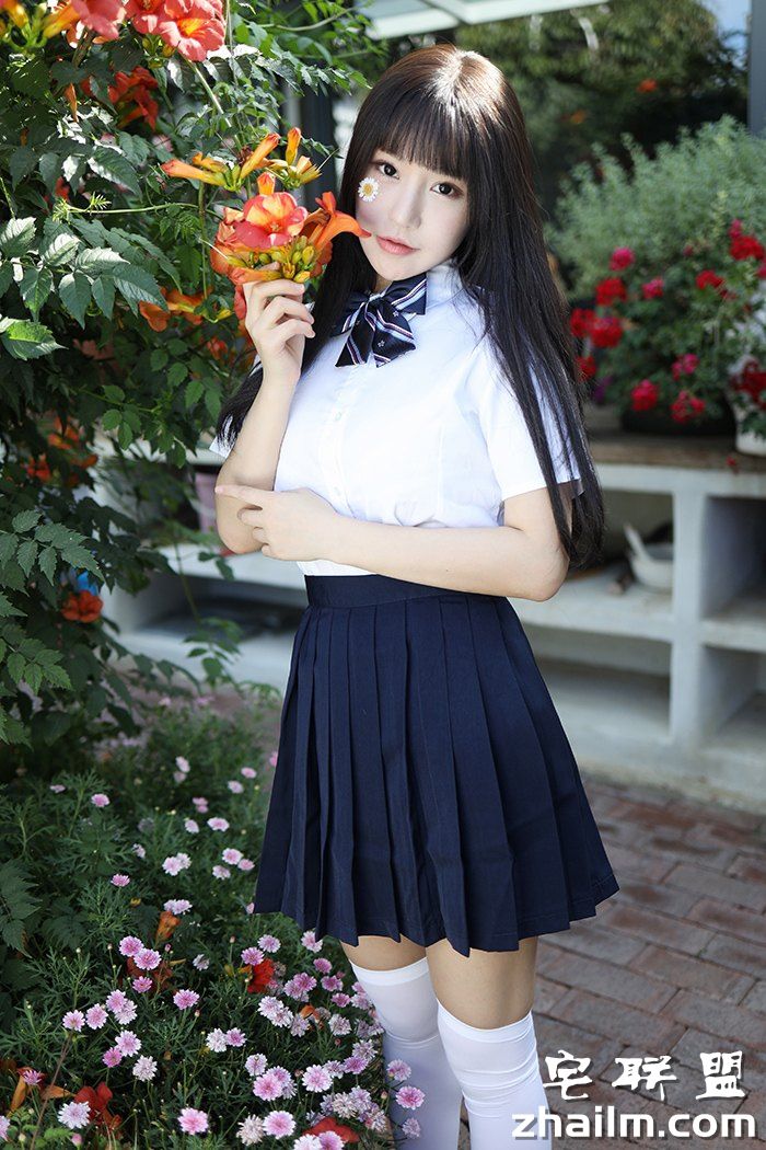 激萌学生妹朱可儿粉嫩白臀柔软巨乳撩裙诱惑