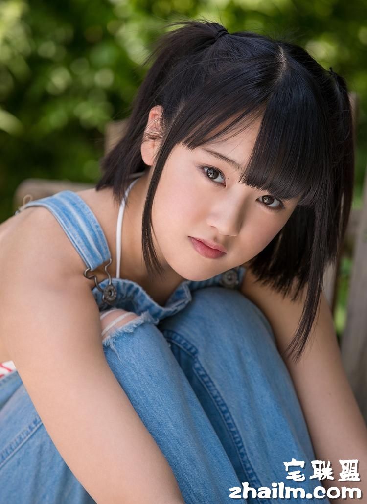 日本童颜小美女香月杏珠可爱外拍写真图片第5张