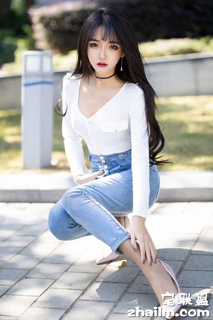 热辣嫩模小妹Miko酱肉丝厚臀搔首弄姿