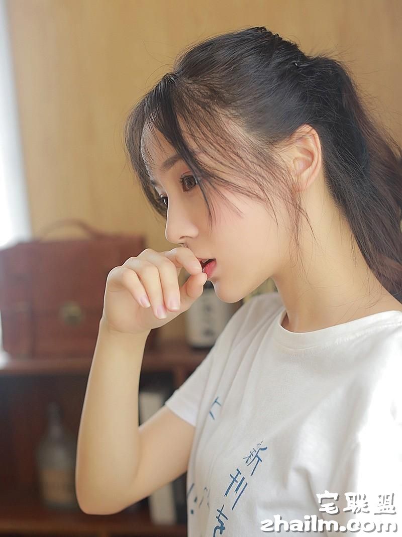 日本可爱邻家小美女热裤白皙长腿粉嫩私房摄影<a href=https://www.zhailm.com/e/tags/?tagname=%E5%86%99%E7%9C%9F%E5%9B%BE%E7%89%87 target=_blank class=infotextkey>写真图片</a>第2张