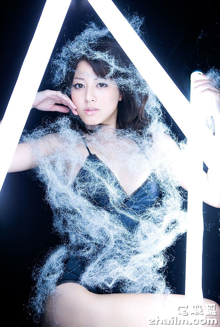 日本性感美女杉本有美个性艺术摄影写真图片第4张