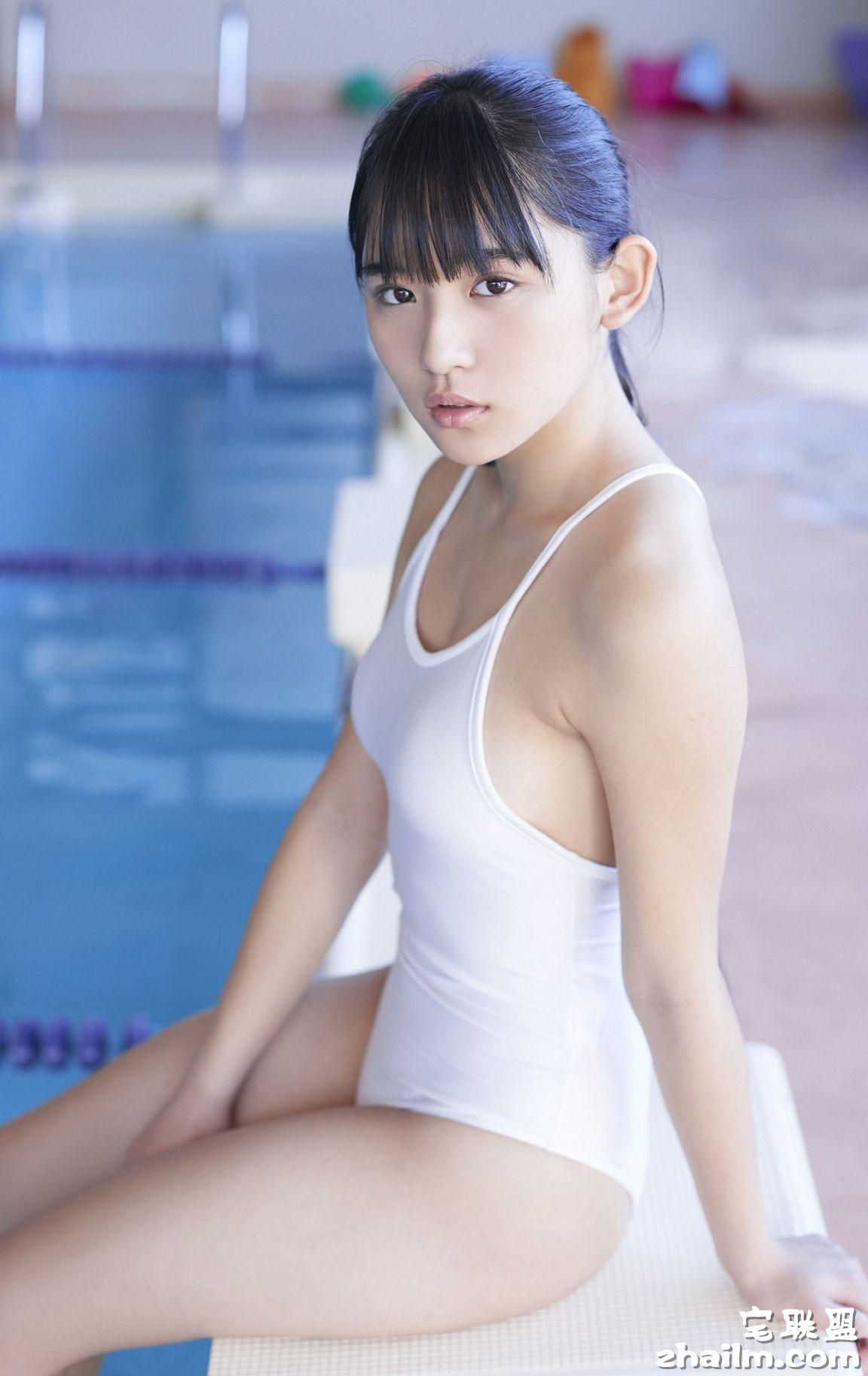 日本大奶美女浅川梨奈大胆写真照片第3张