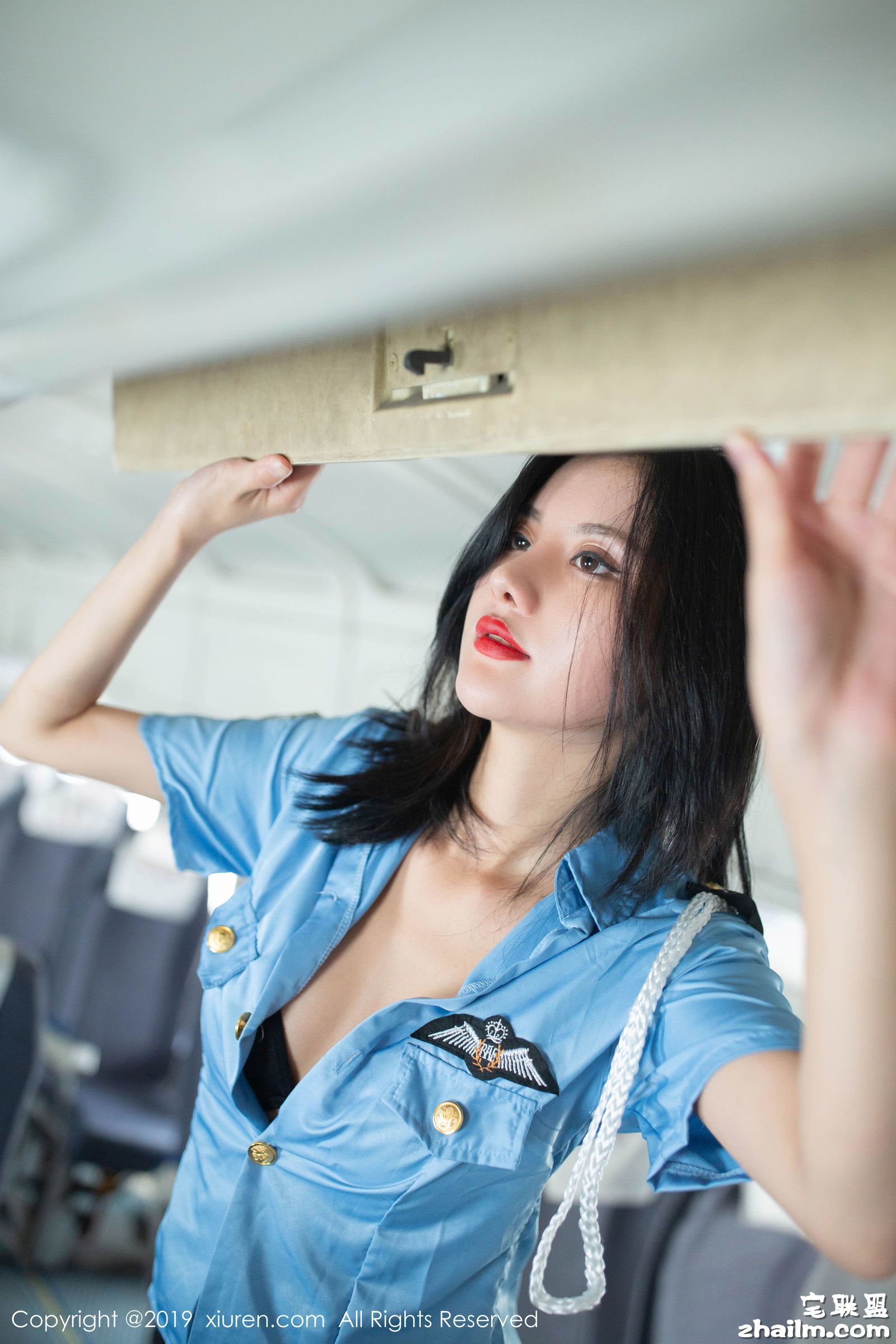 [XIUREN秀人网] No.1781 模特@就是阿朱啊空姐主题写真第14张